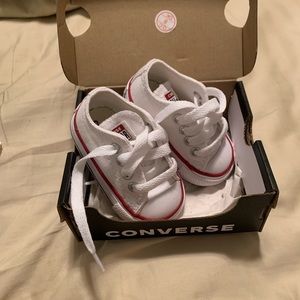 White converse All-stars. Like New!